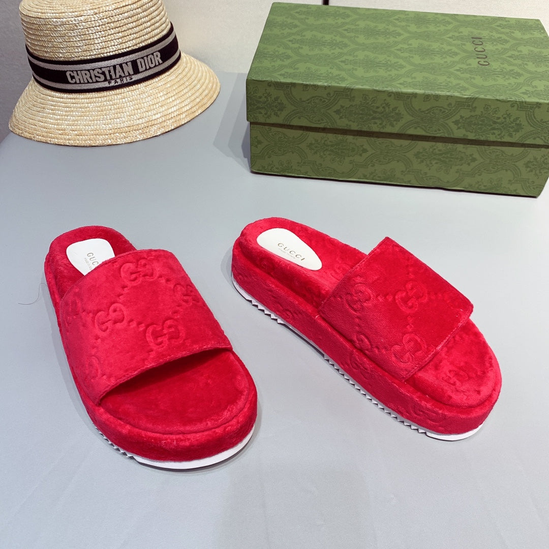 GU Slippers  Platform Wedge 3 Color's Jumbo