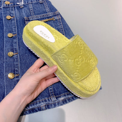 GU Slippers  Platform Wedge 3 Color's Jumbo