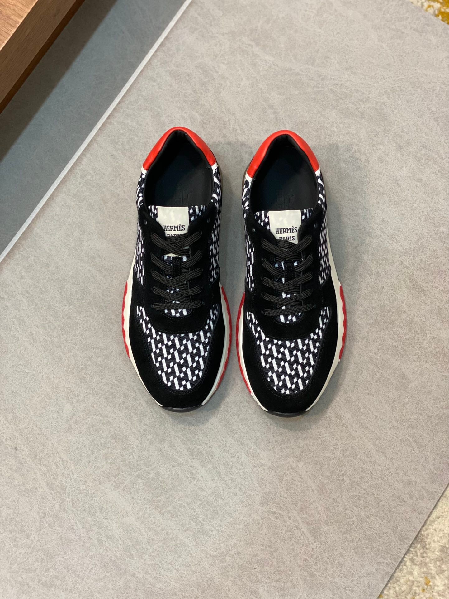 HRM Sneakers