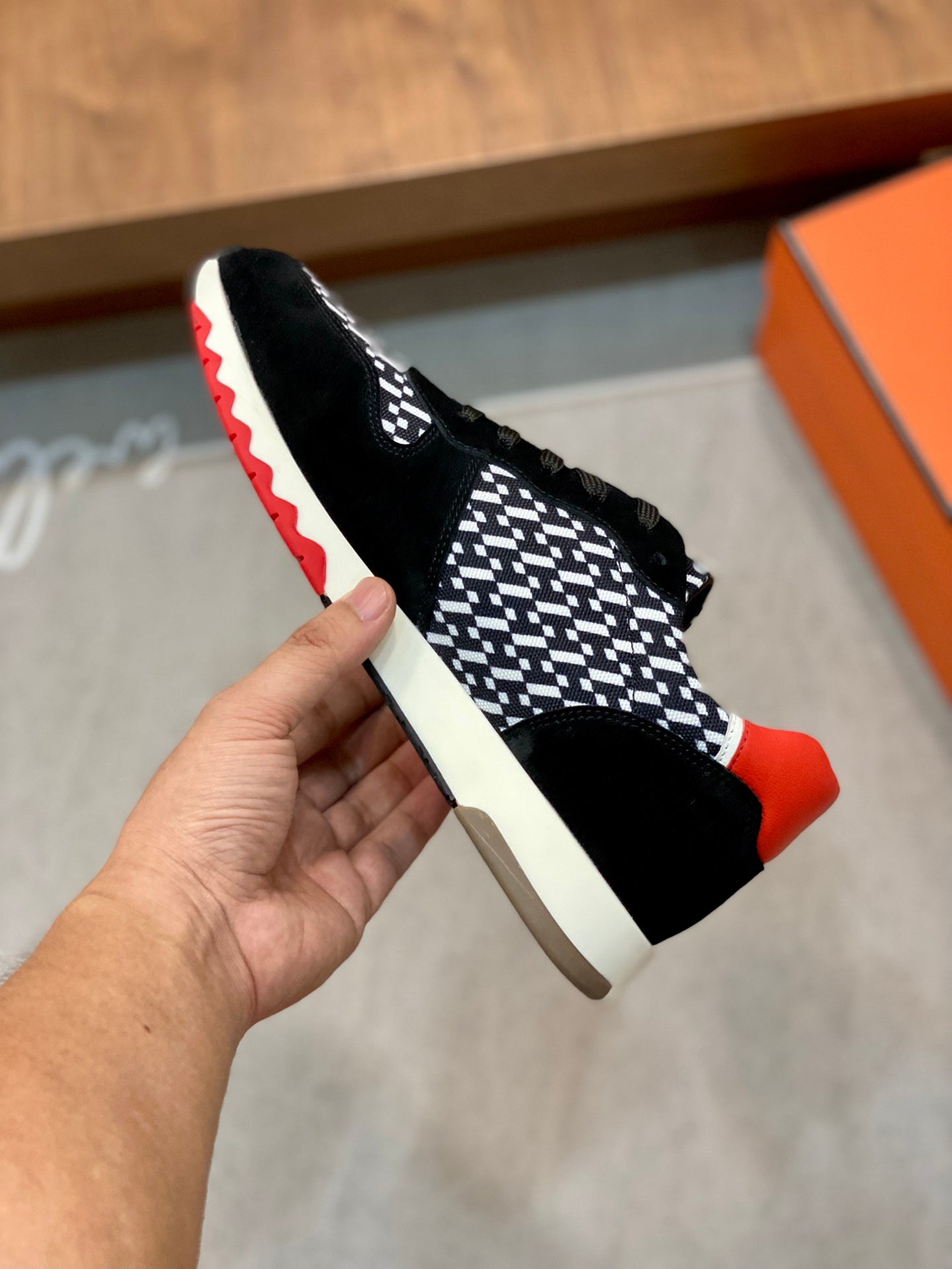 HRM Sneakers