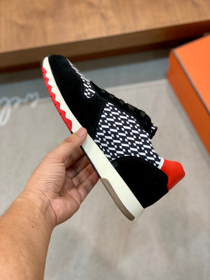 HRM Sneakers