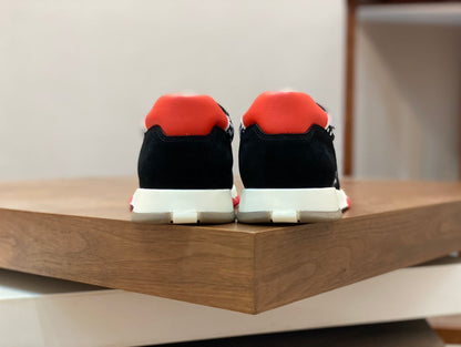 HRM Sneakers