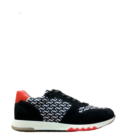 HRM Sneakers