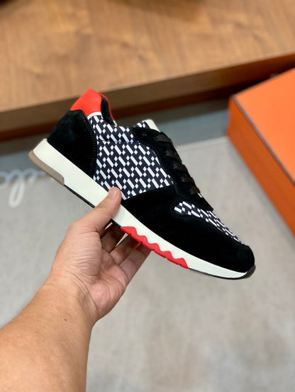 HRM Sneakers