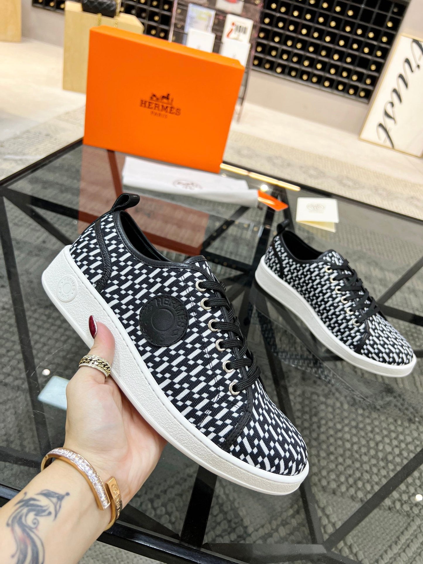 HRM Sneakers    2 Color 's