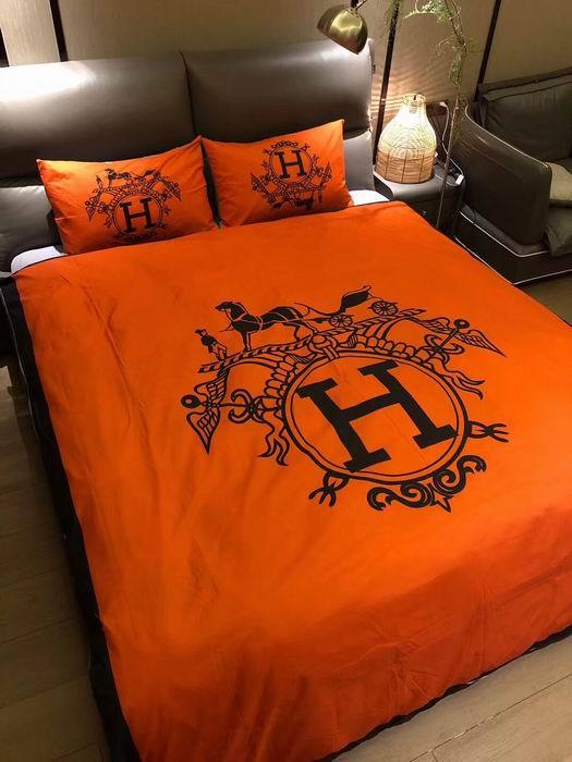 HRM Bedding Set