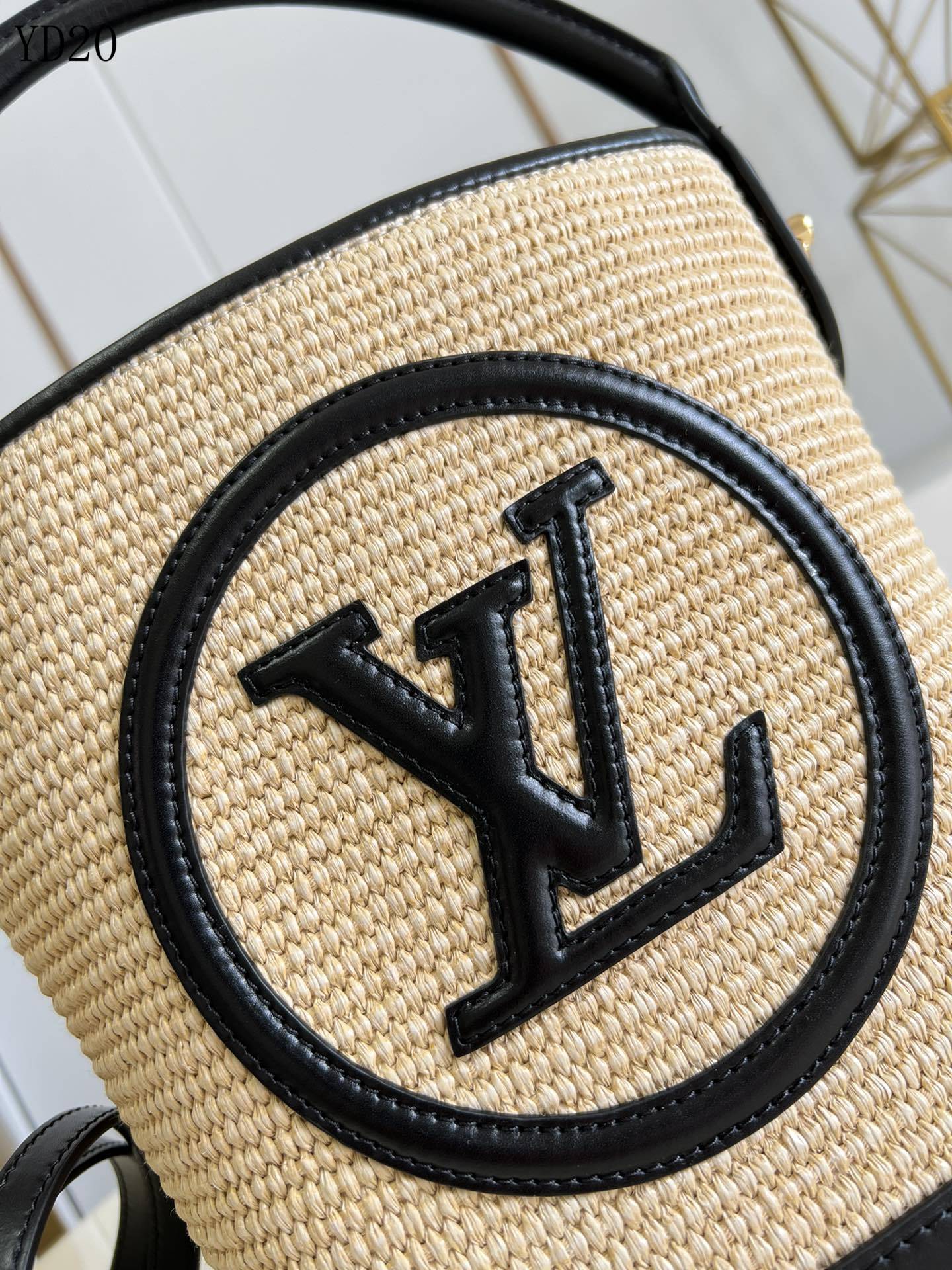 LU Bag  24 cm  2 Color's