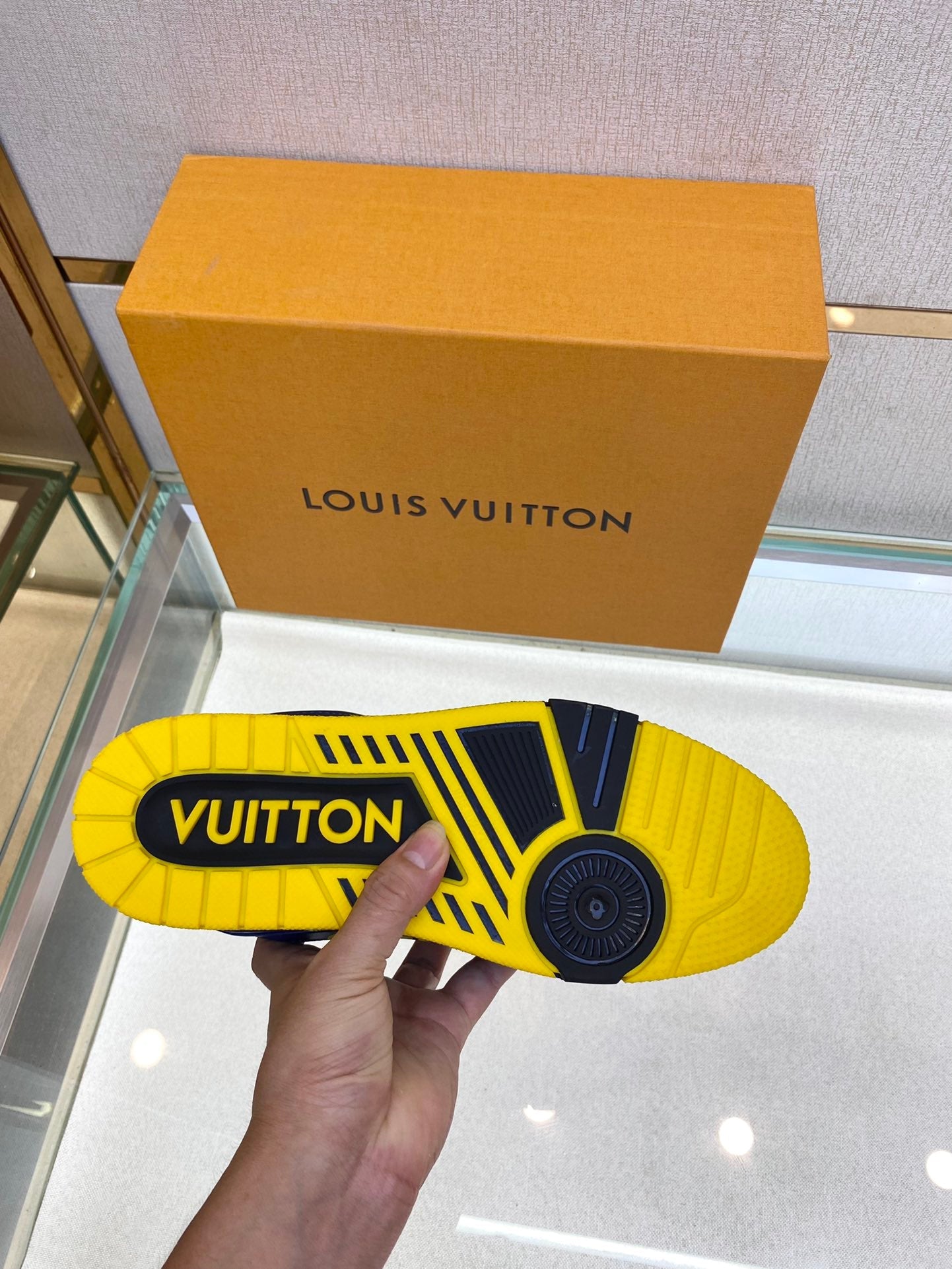 LU Runner   Sneakers