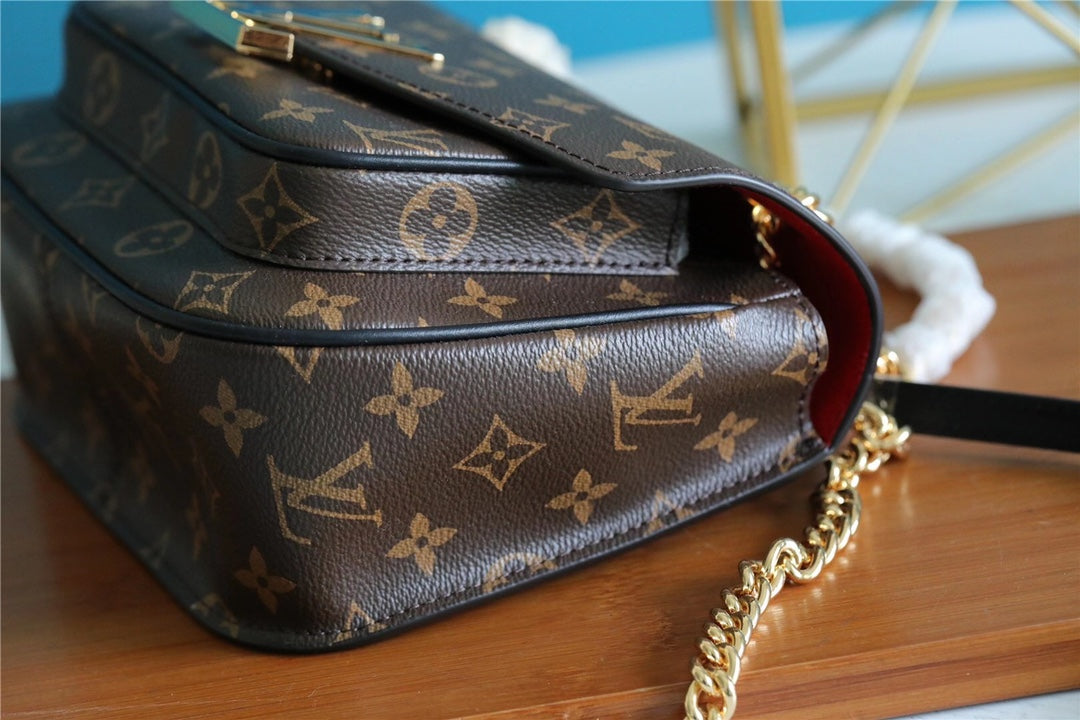LU Bag Monogram 24 cm