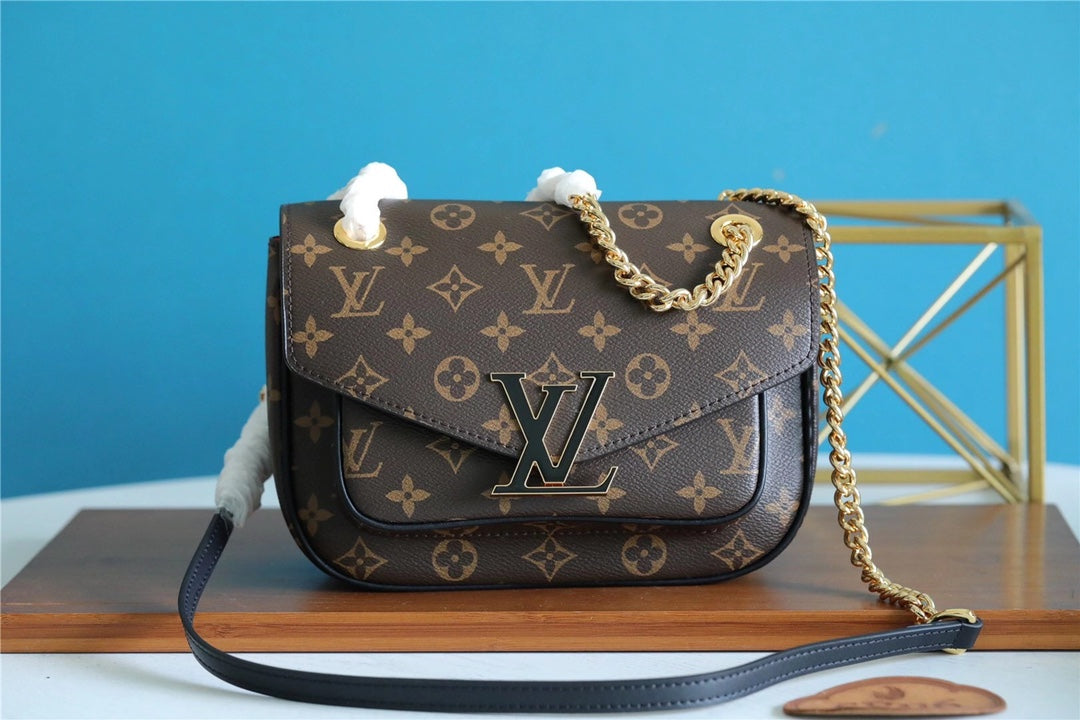 LU Bag Monogram 24 cm