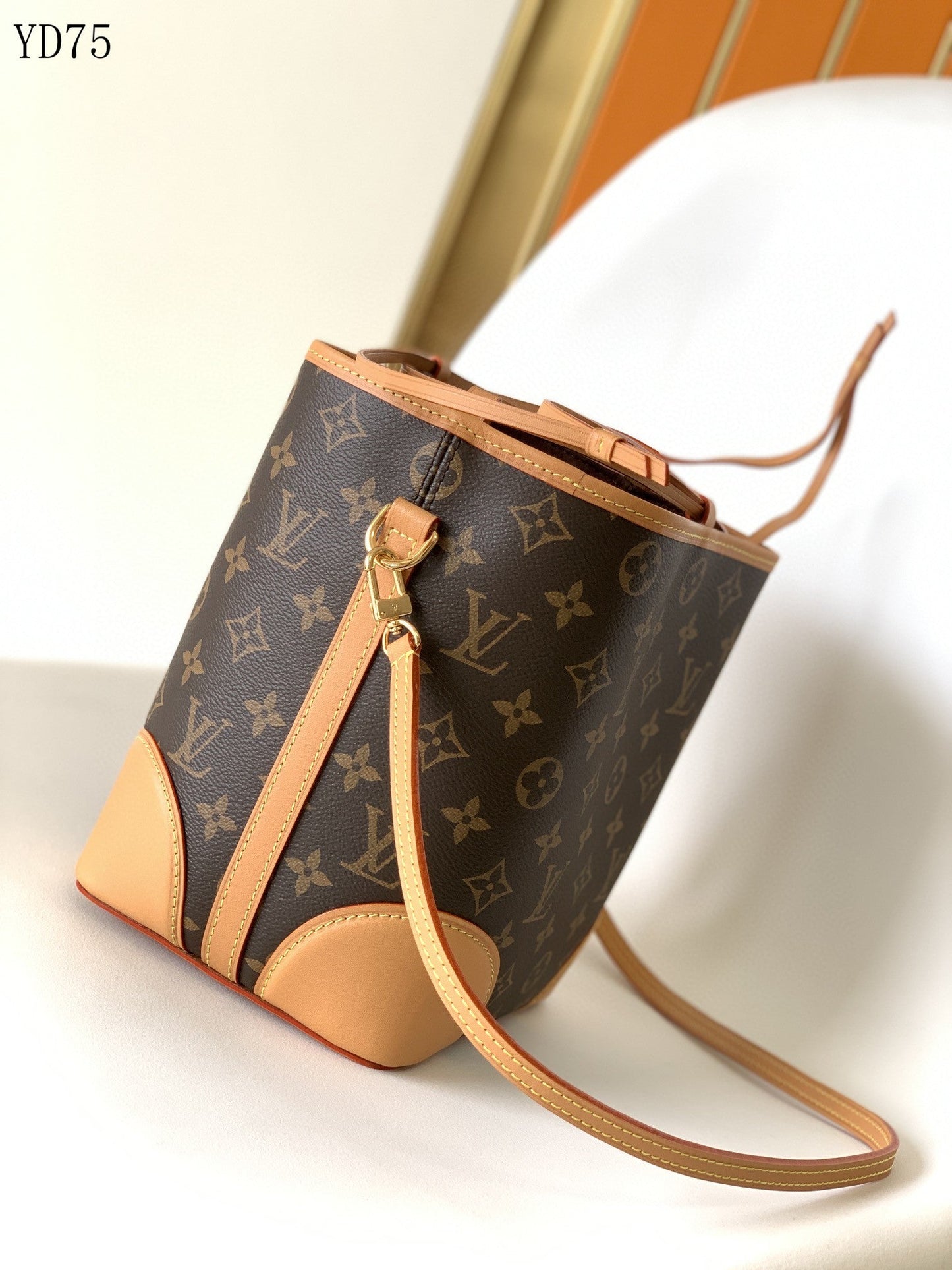 LU Bag Bucket  Shoulder 22 cm Noe