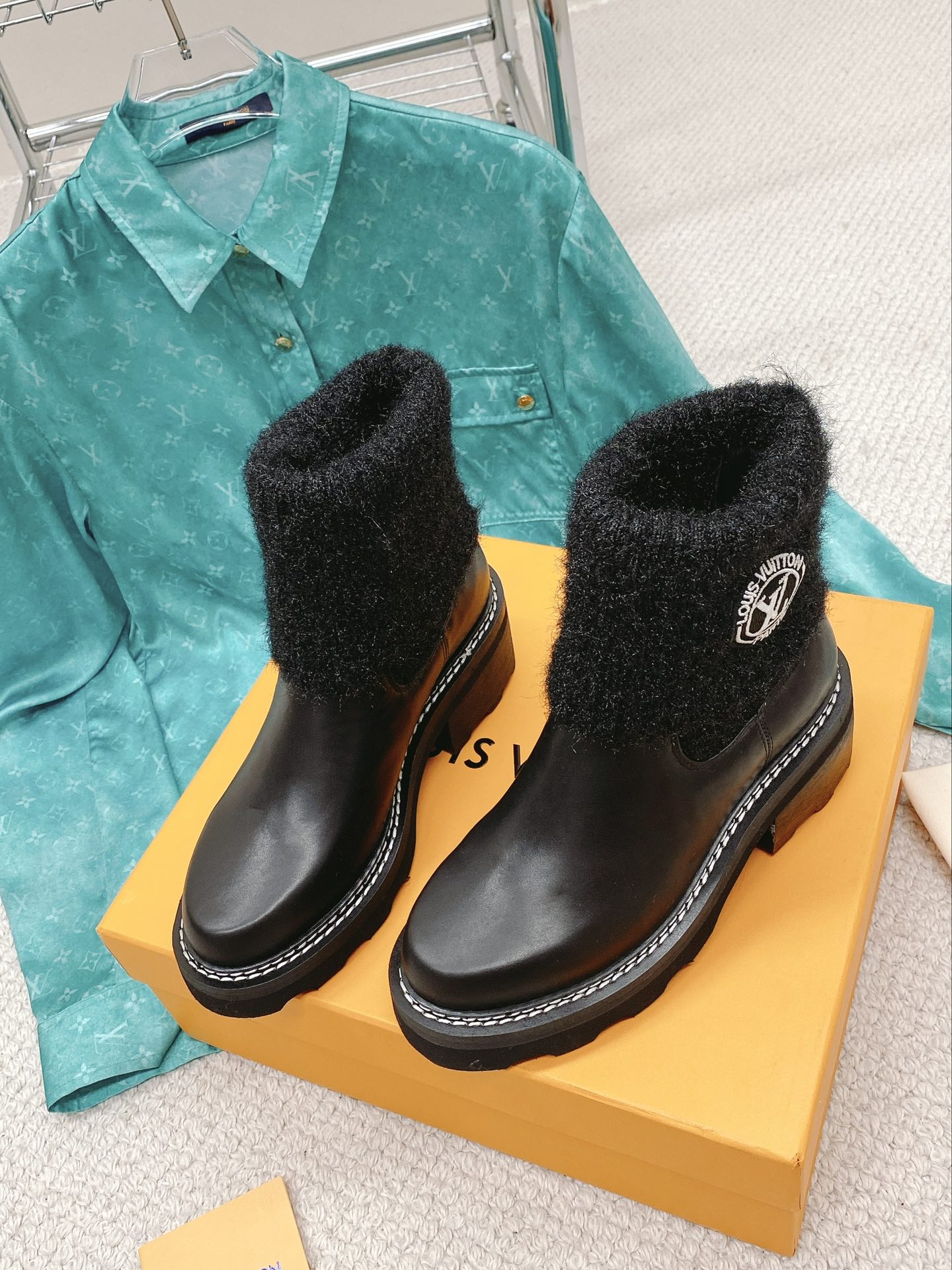 LU Boots Short Knitted