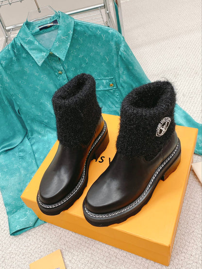 LU Boots Short Knitted
