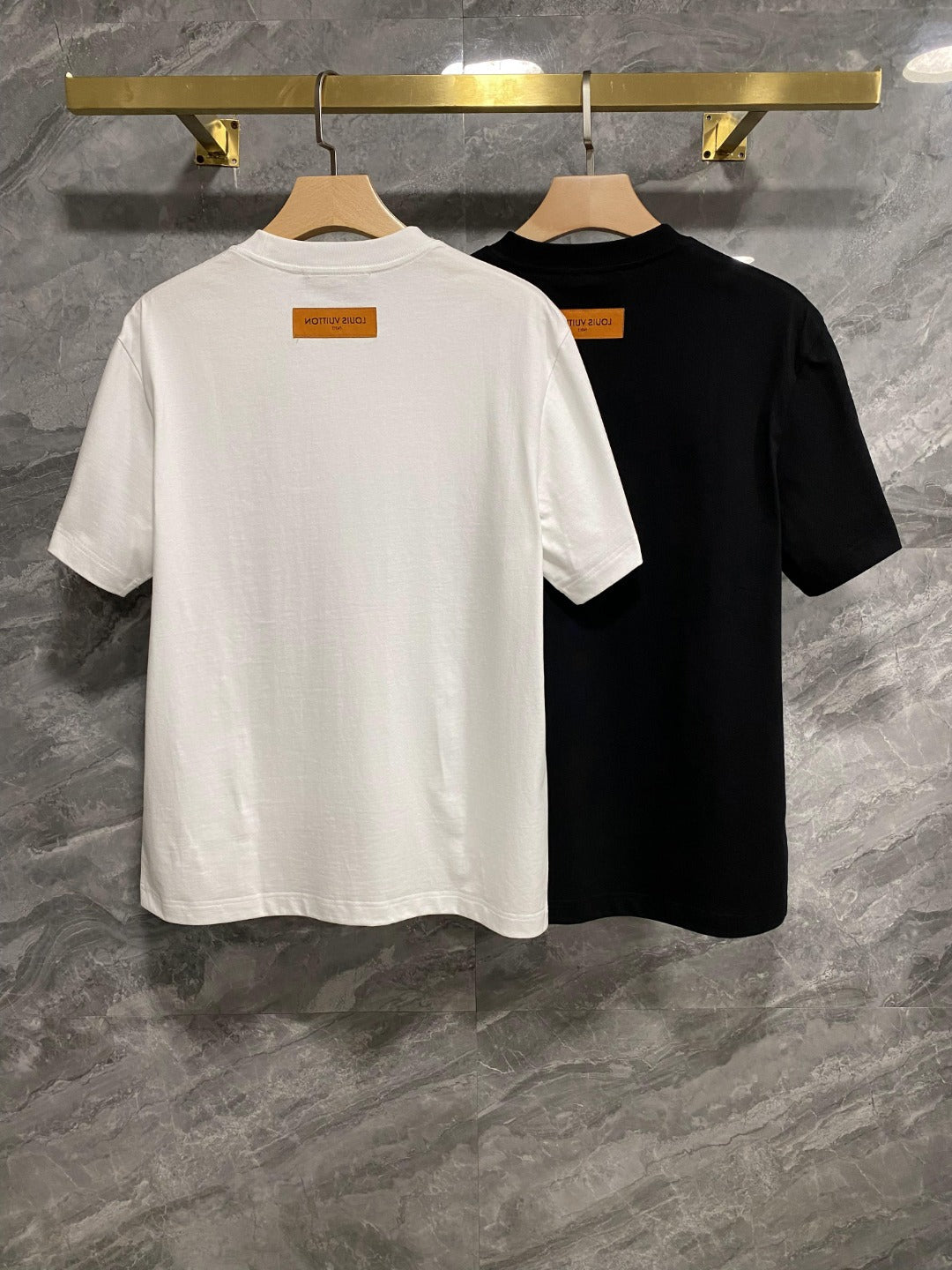 LU  T -shirt  2 Color 's