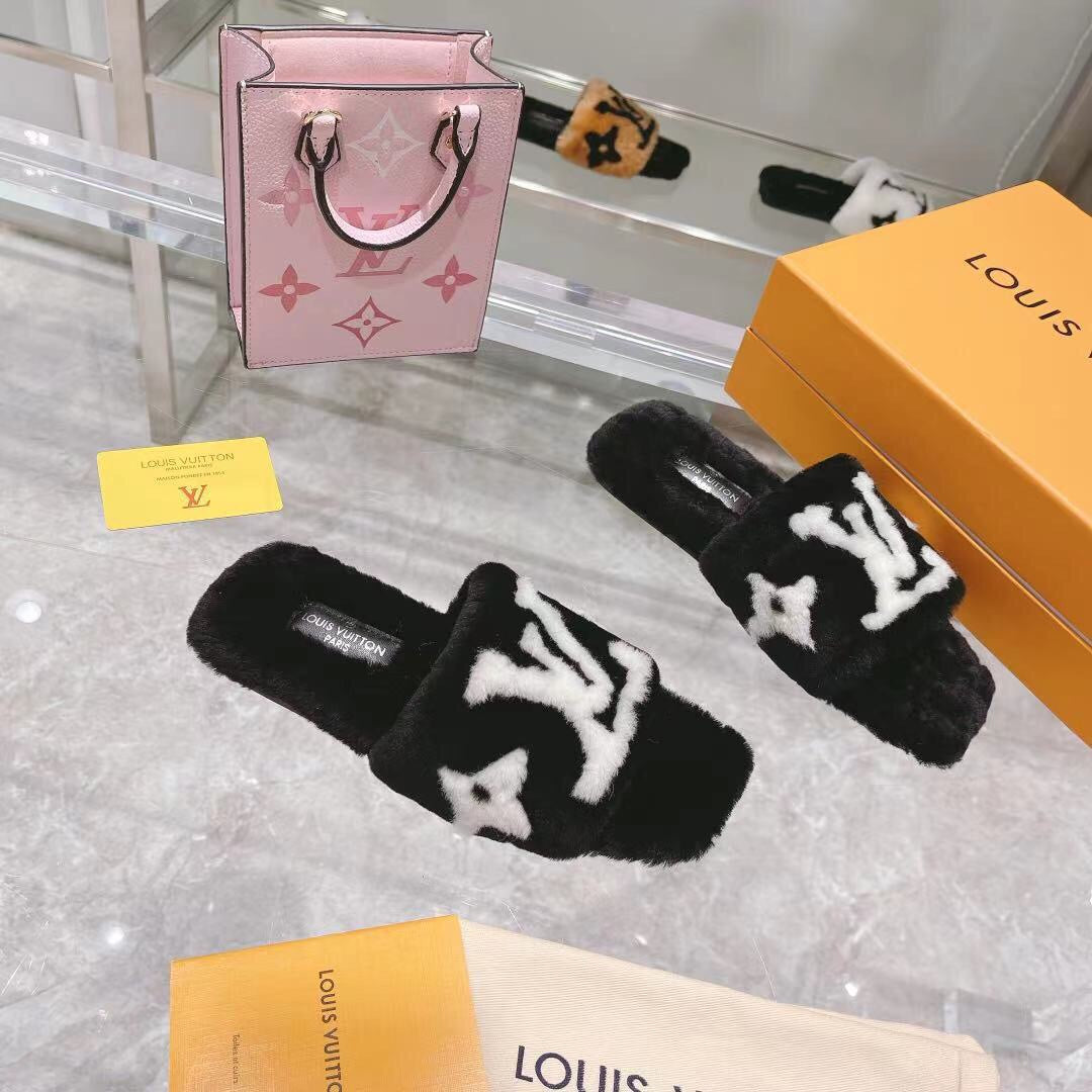LU Slippers Furry 2  Color 's