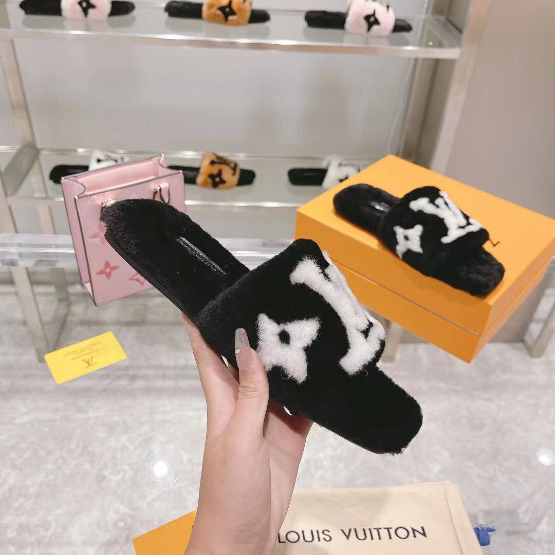 LU Slippers Furry 2  Color 's