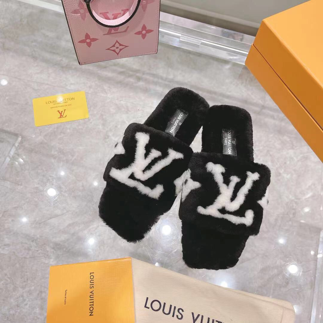 LU Slippers Furry 2  Color 's