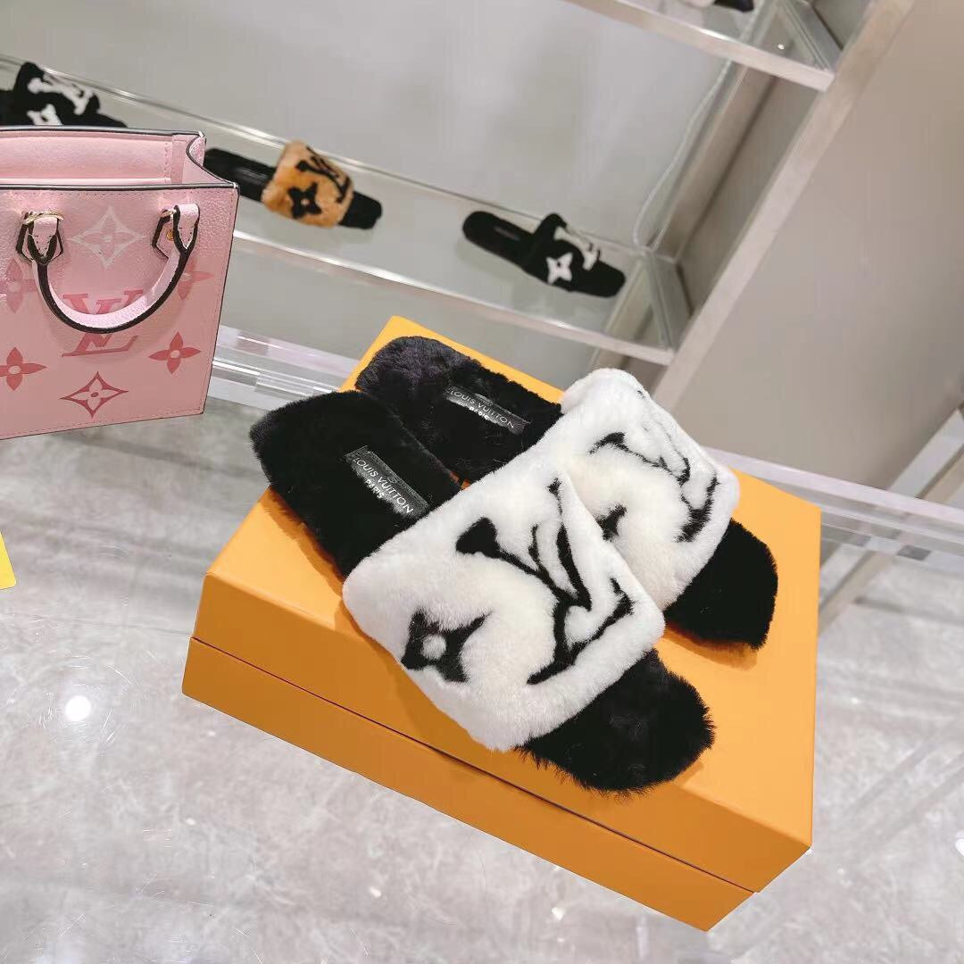 LU Slippers Furry 2  Color 's