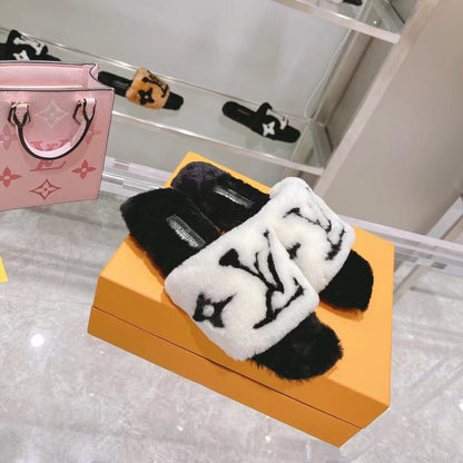 LU Slippers Furry 2  Color 's
