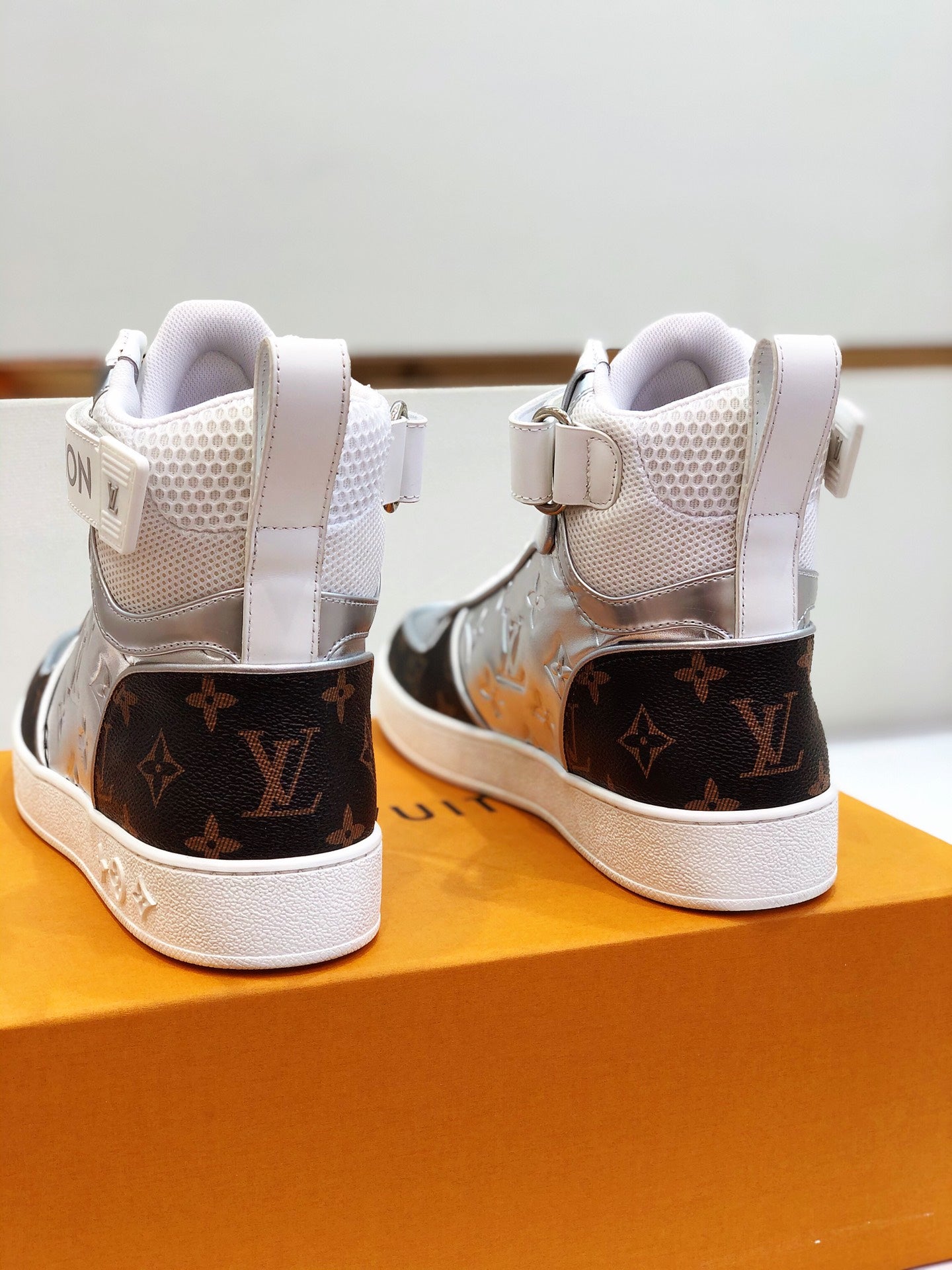 LU Sneakers High Silver