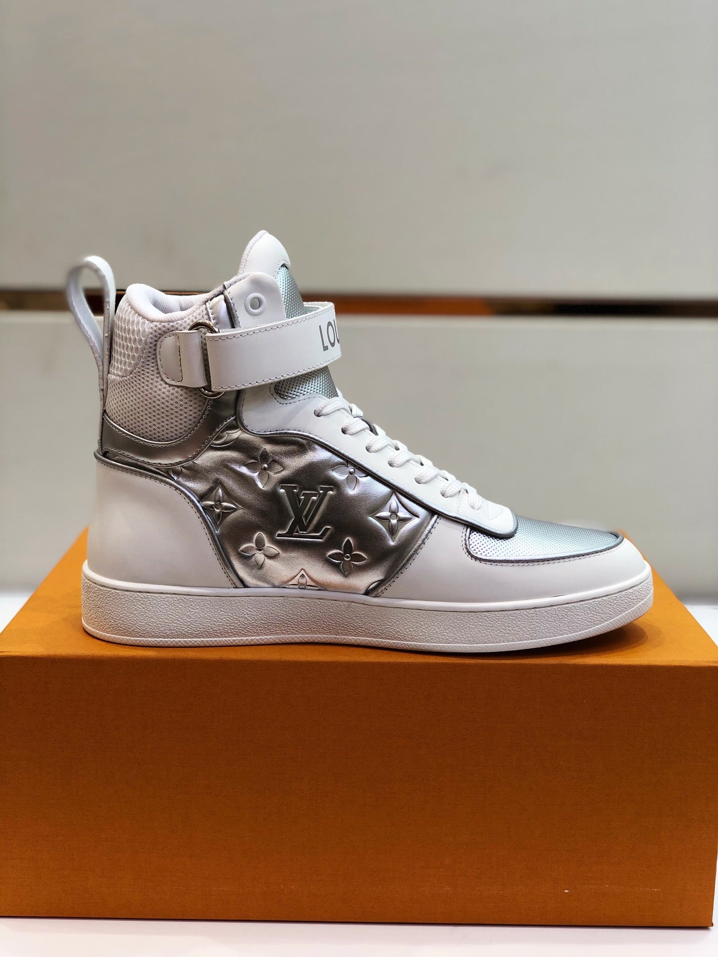 LU Sneakers High Silver