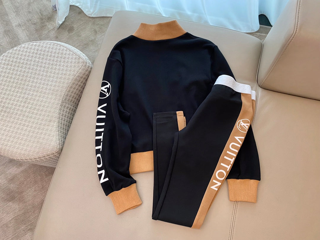 LU Suits Activewear Woman