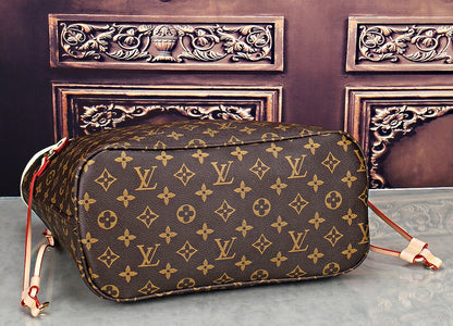 LU Never Leather Mono Bag