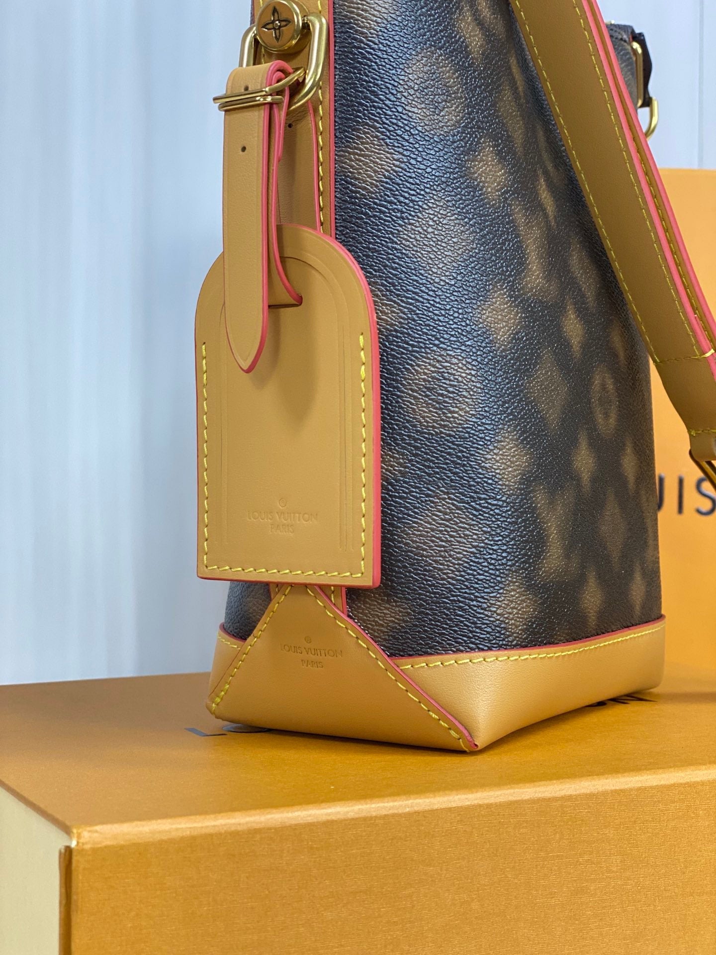 LU   Bag 24 cm  Blurry