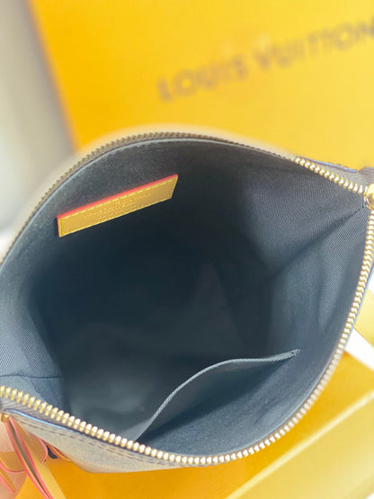 LU   Bag 24 cm  Blurry