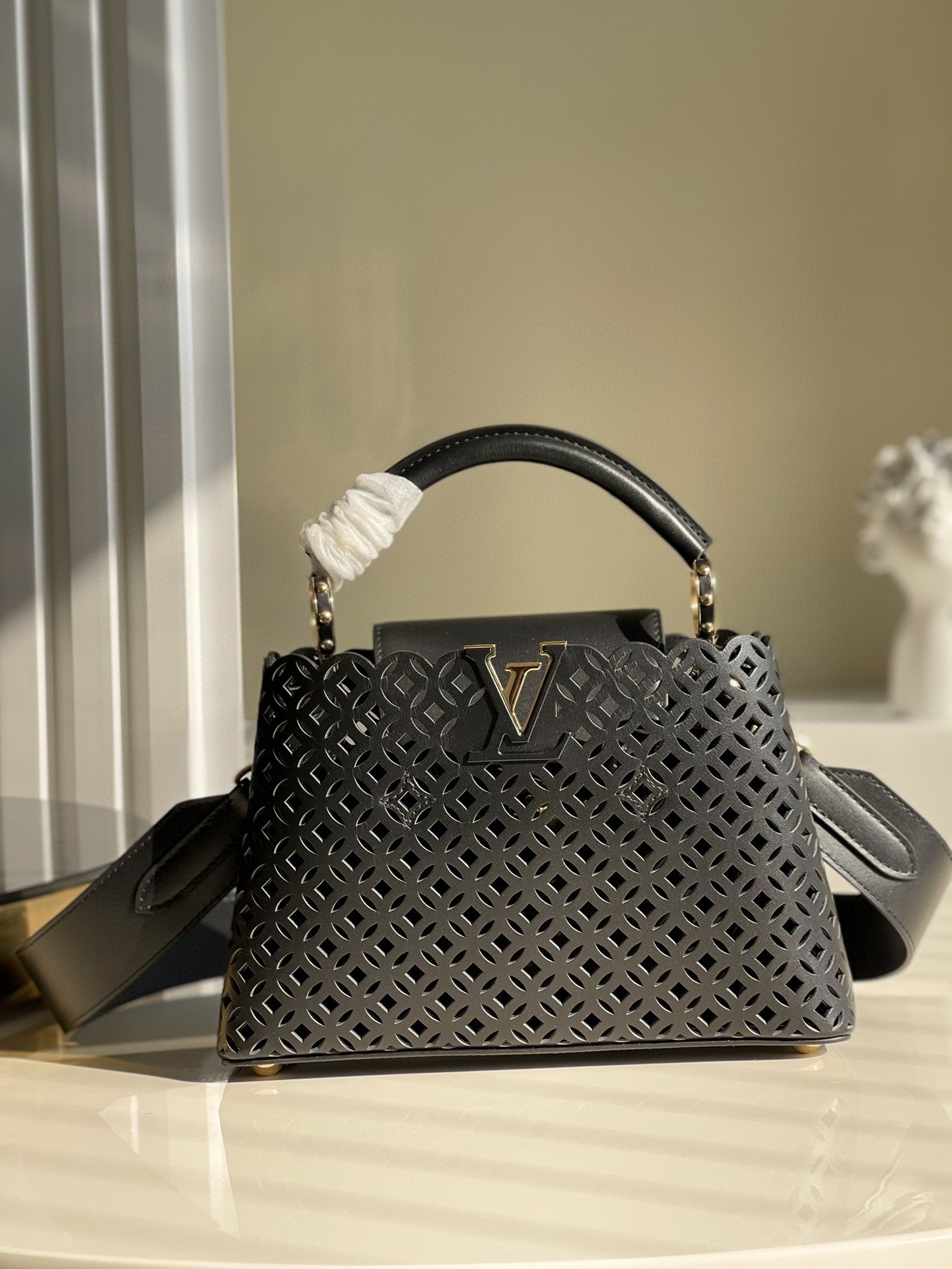 LU  Bag  2 Size 's  Handbag 2 Color 's