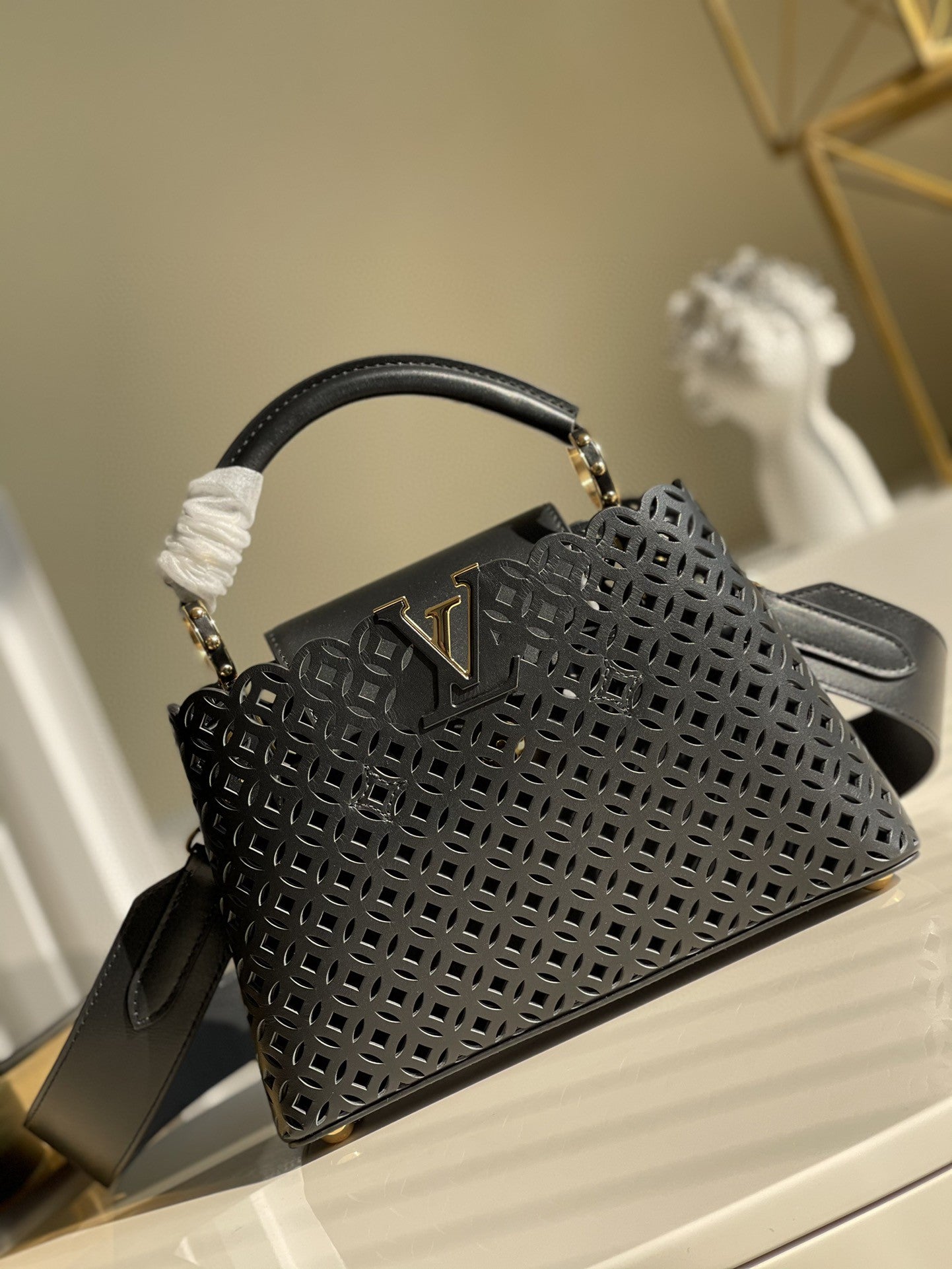 LU  Bag  2 Size 's  Handbag 2 Color 's