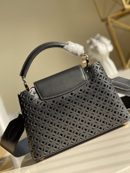 LU  Bag  2 Size 's  Handbag 2 Color 's