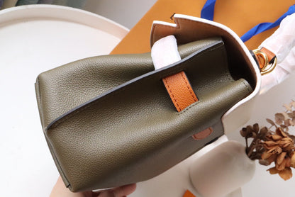 LU Bag LockME  28  Cm 2 Color s