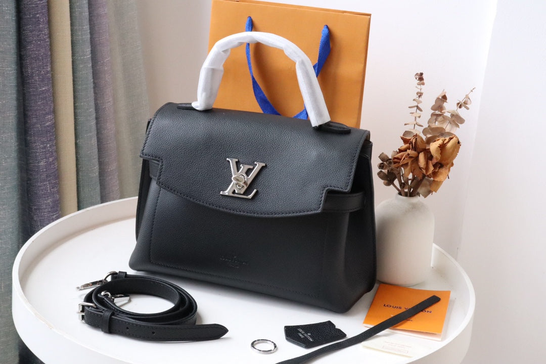 LU Bag LockME  28  Cm 2 Color s