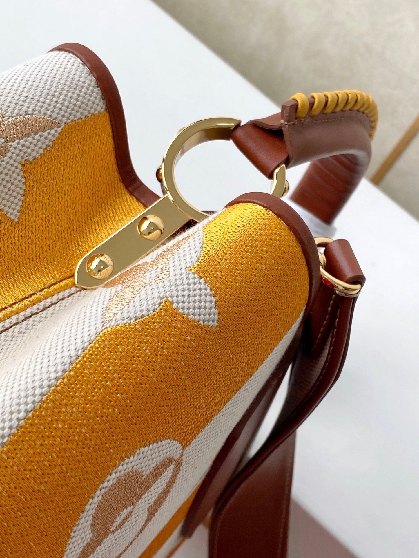 LU Bag Twist 32 Cm
