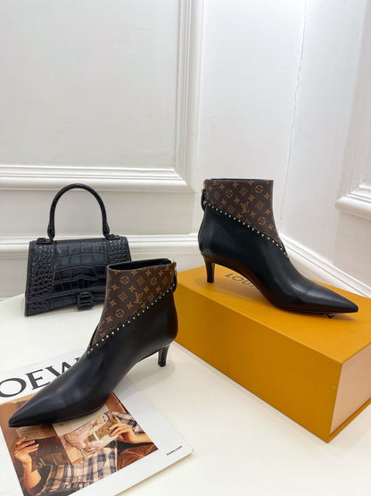 LU  Signature   Boots Med Heels  2 Color 's