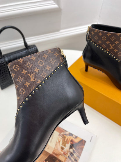 LU  Signature   Boots Med Heels  2 Color 's