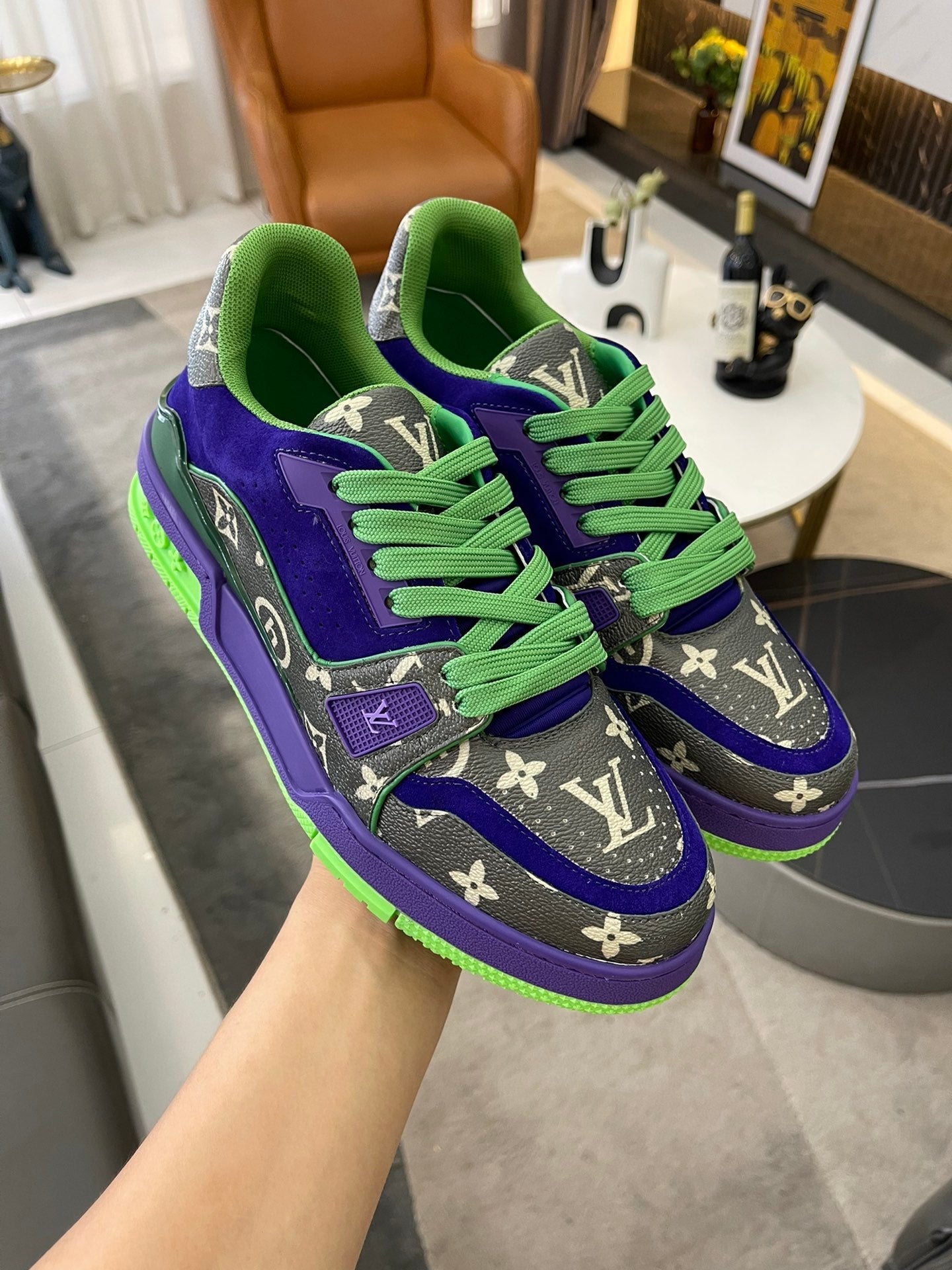 LU Sneakers 2 Color 's Woman
