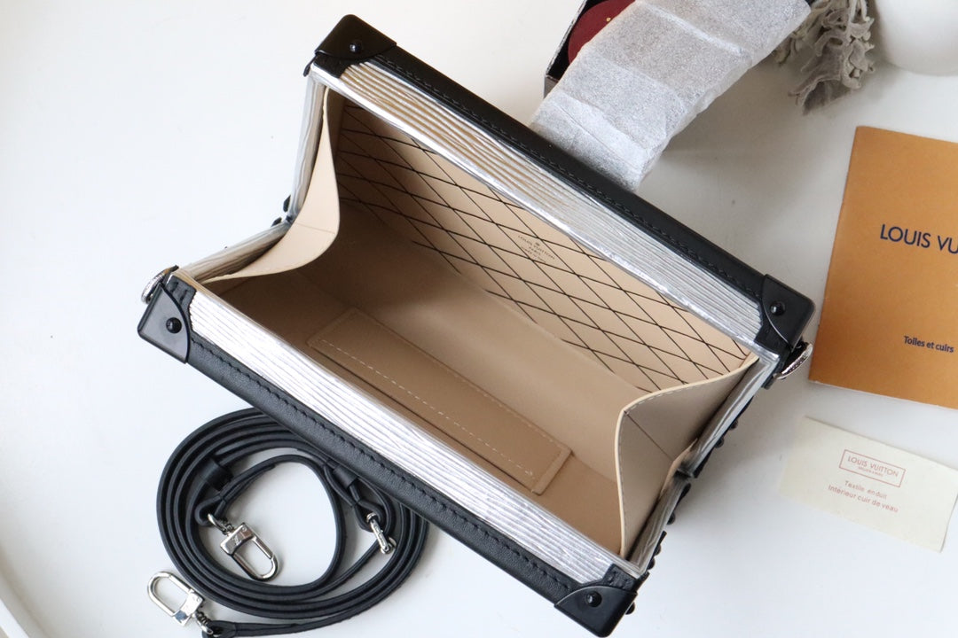 LU Messenger Bag Trunk