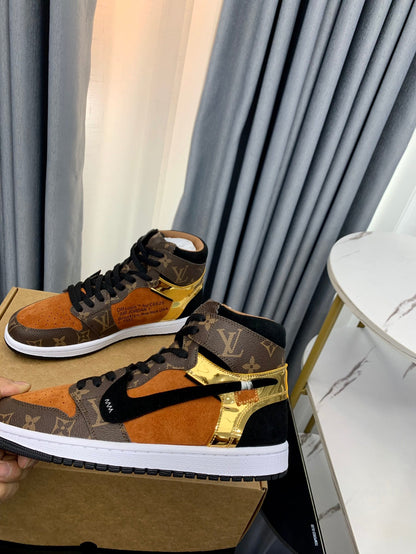 LU  N*KE  Trainers  Sneakers Gold