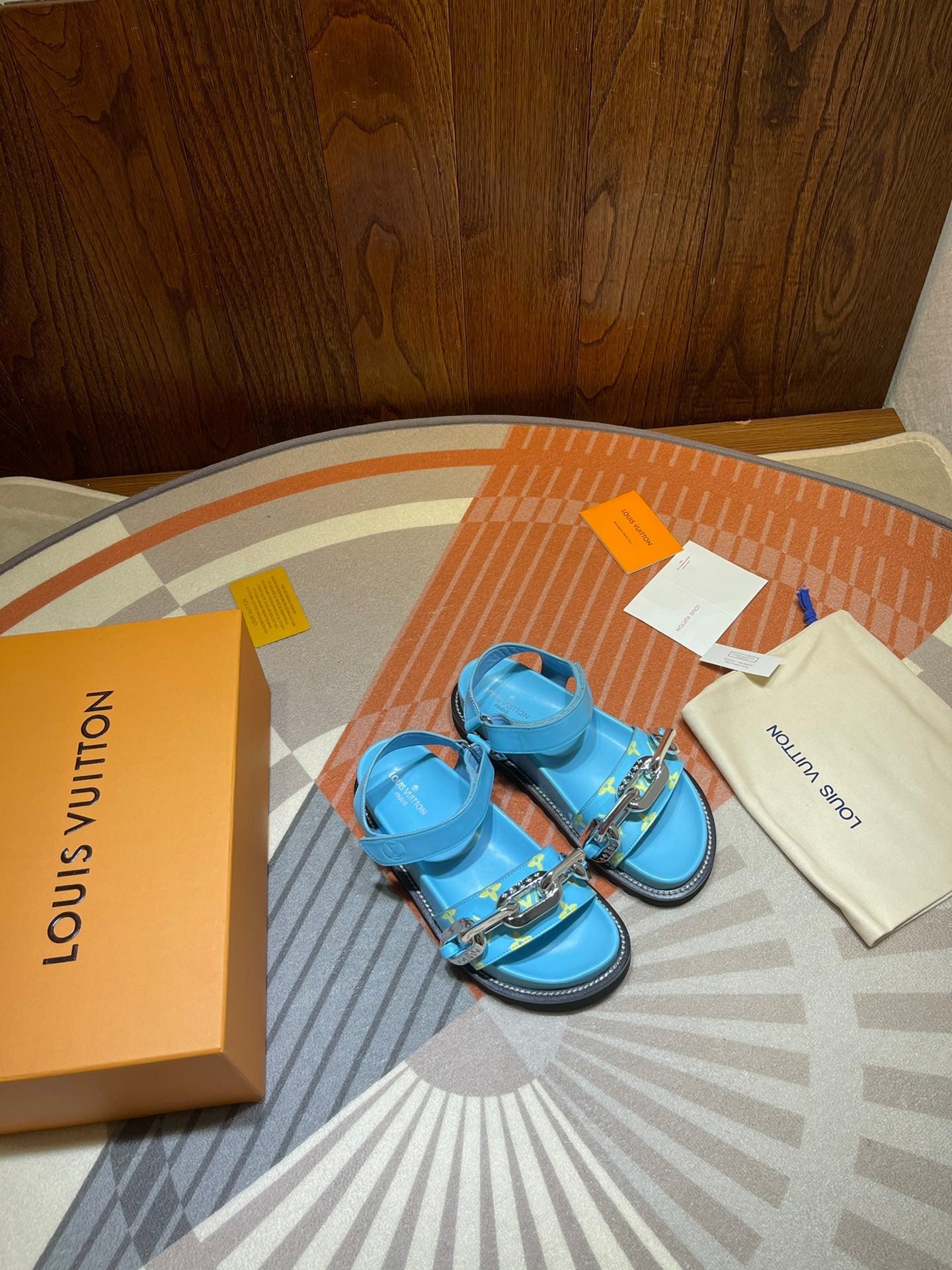 LU Sandals Paseo  Flat