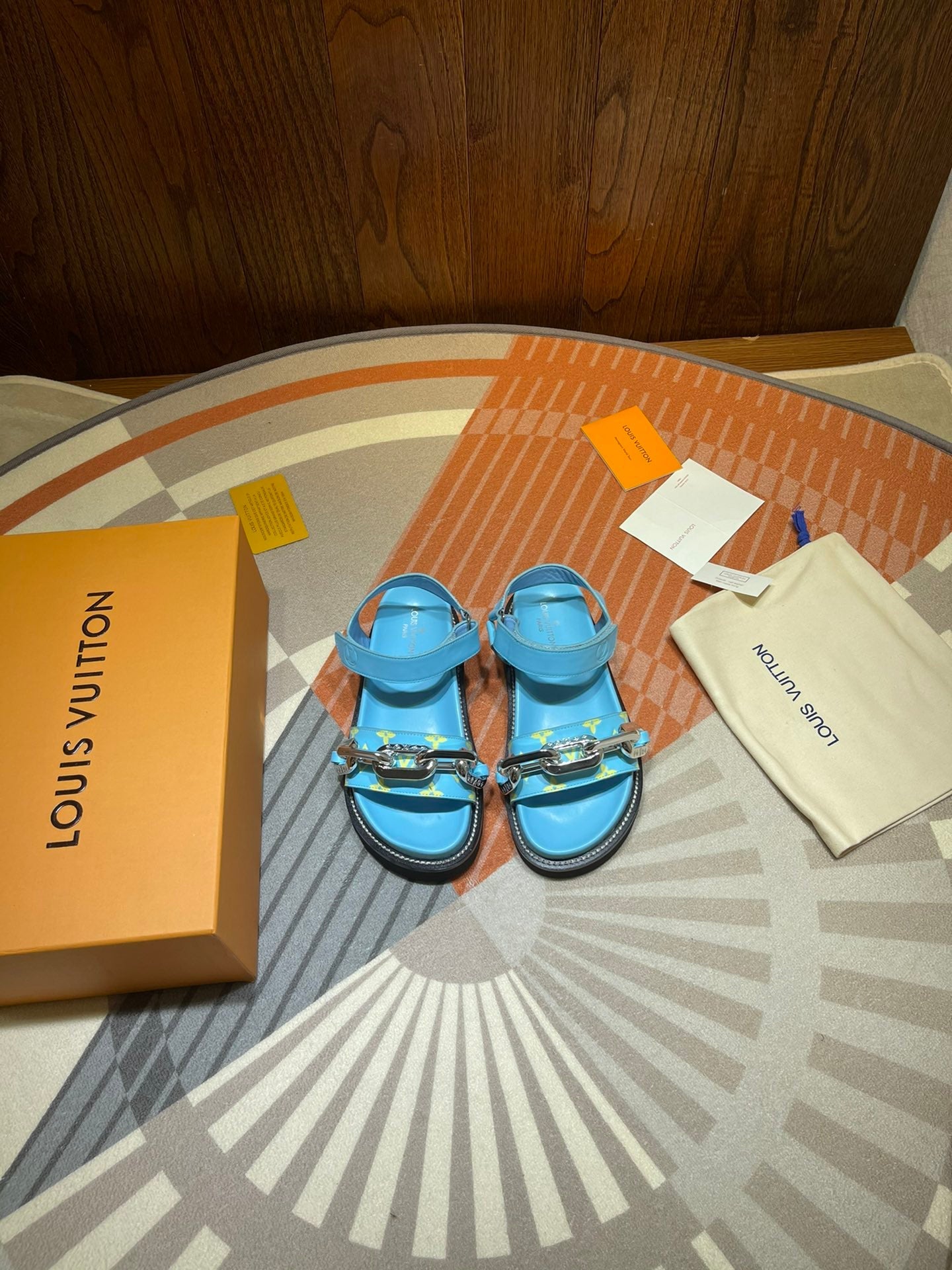 LU Sandals Paseo  Flat