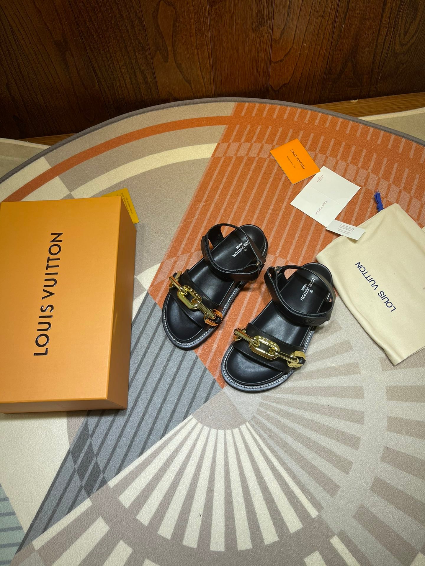 LU Sandals Paseo  Flat