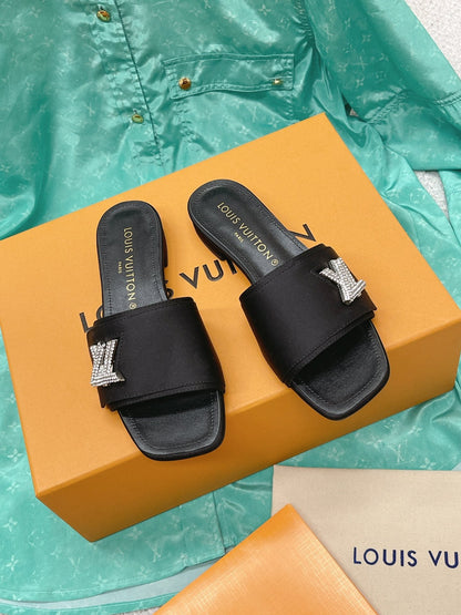 LU  Slippers Black Shake Flat
