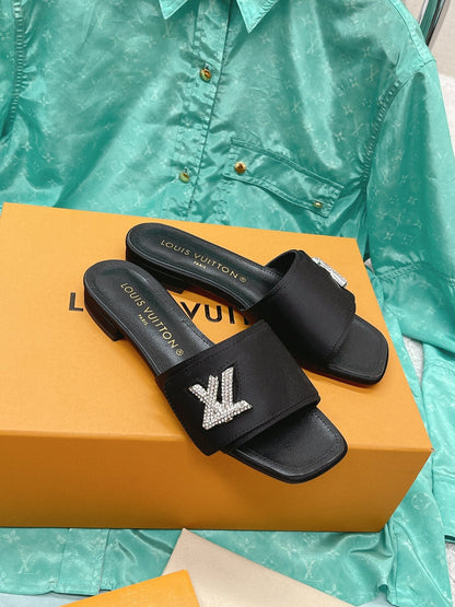 LU  Slippers Black Shake Flat