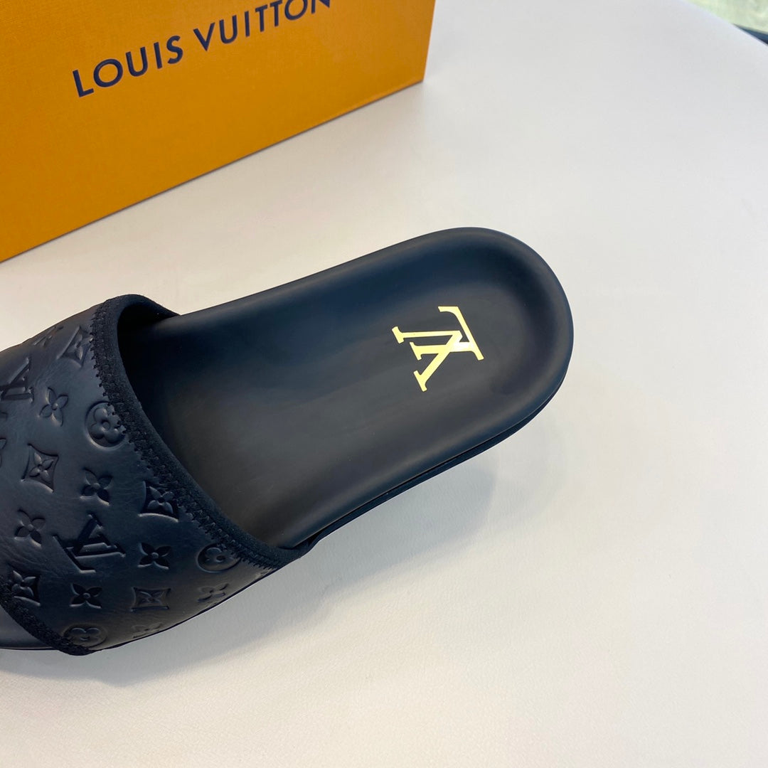 LU  Slippers