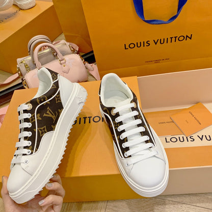 LU Sneakers