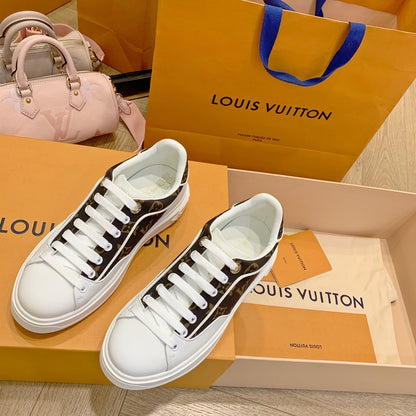 LU Sneakers