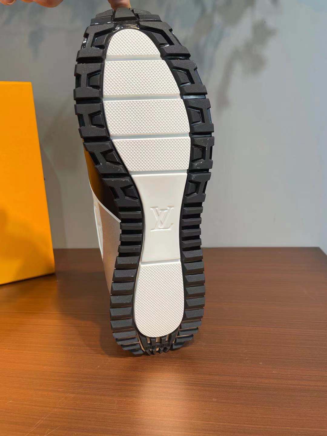 LU Sneakers Run Away