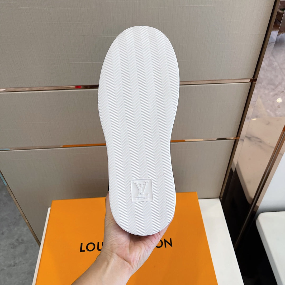 LU Sneakers Runner